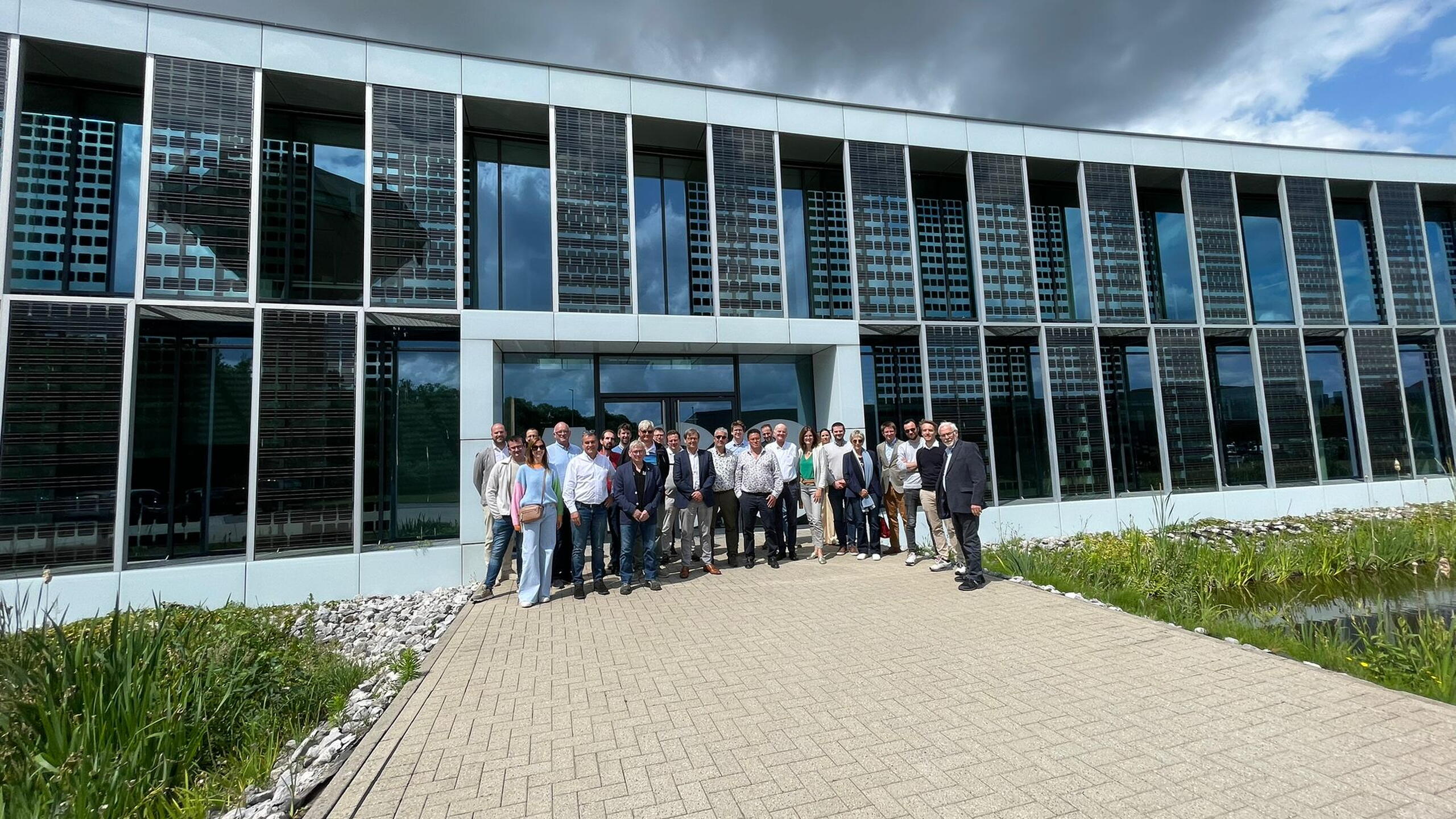 AV Embuild Glass AGC Fineo